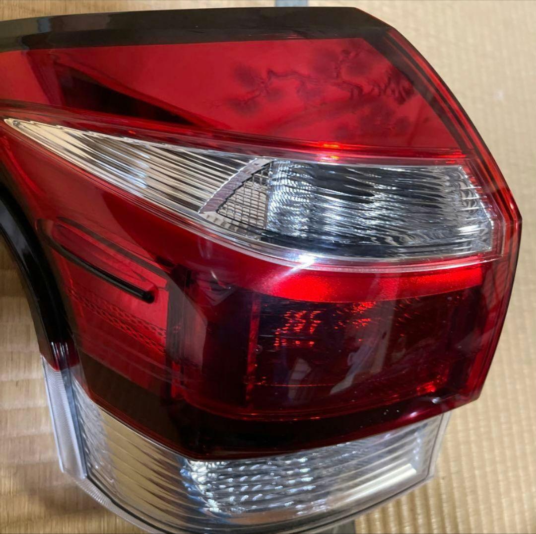 トヨタNRE161Gカローラフィールダー 左 koito 13-106