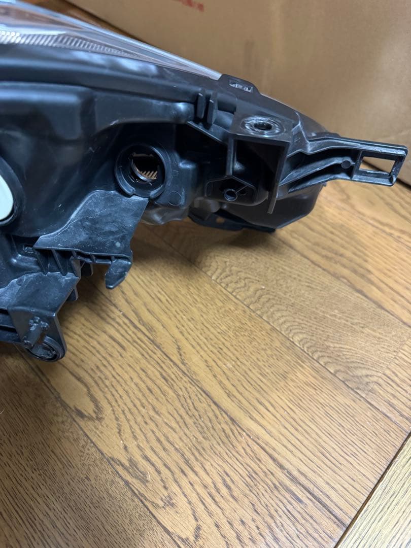 日産　ノート　E12 ハロゲンヘッドライト　左