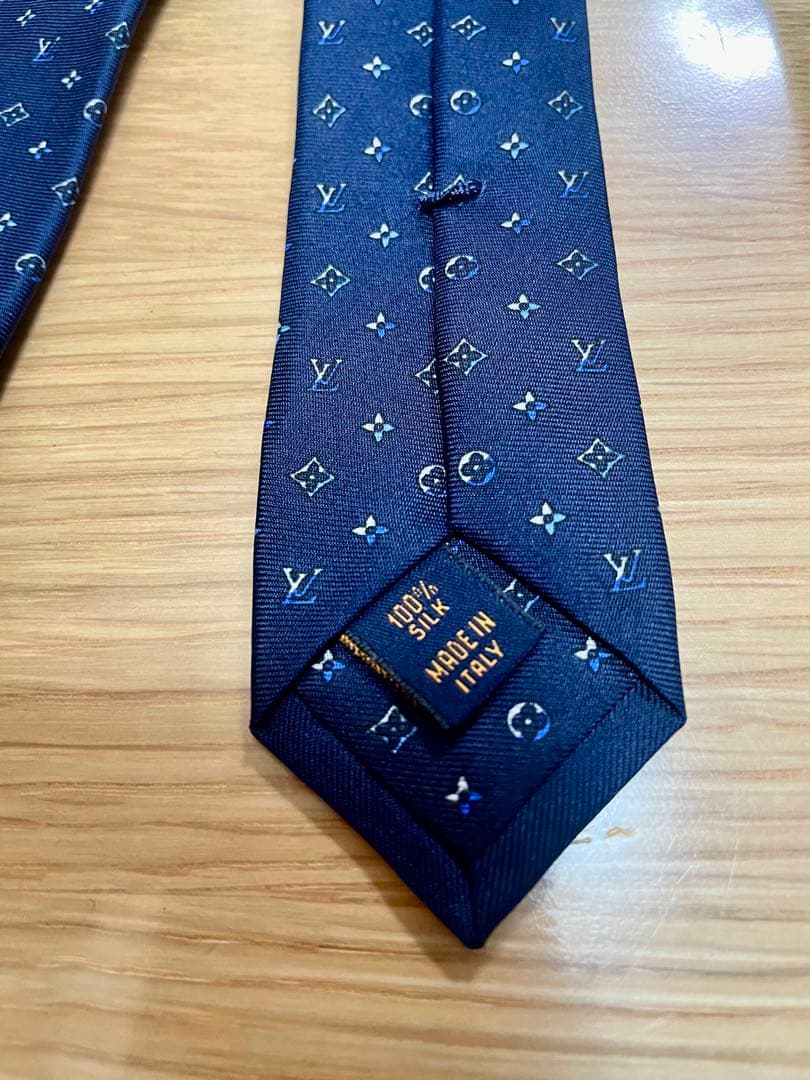 LOUIS VUITTON ネクタイ