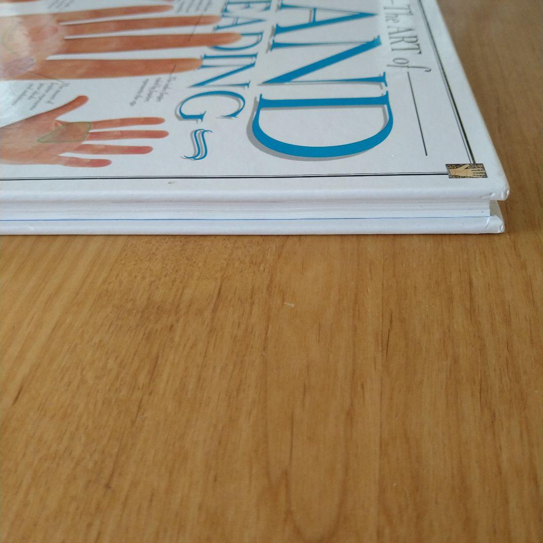 洋書 The Art of Hand Reading by Lori Reid