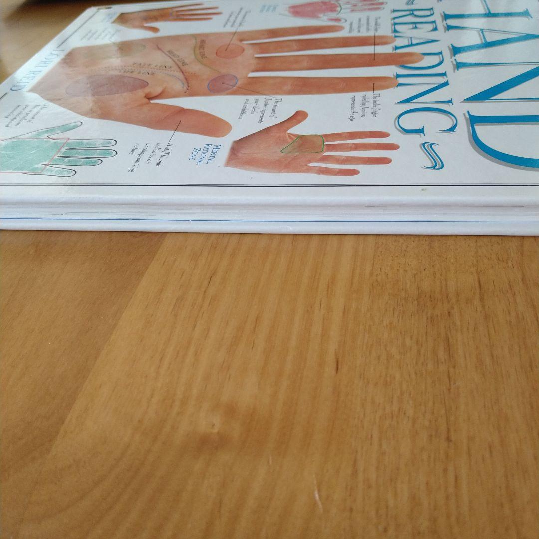 洋書 The Art of Hand Reading by Lori Reid