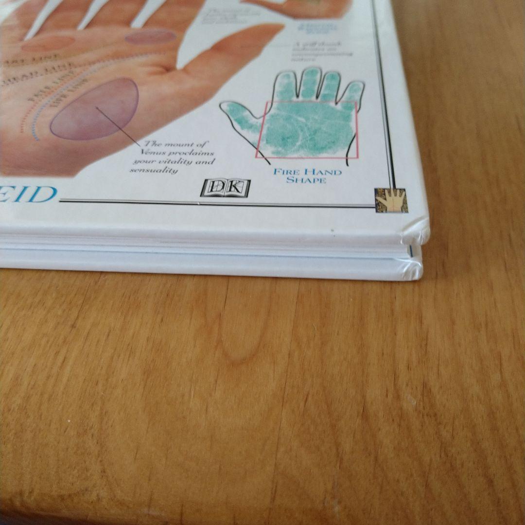 洋書 The Art of Hand Reading by Lori Reid