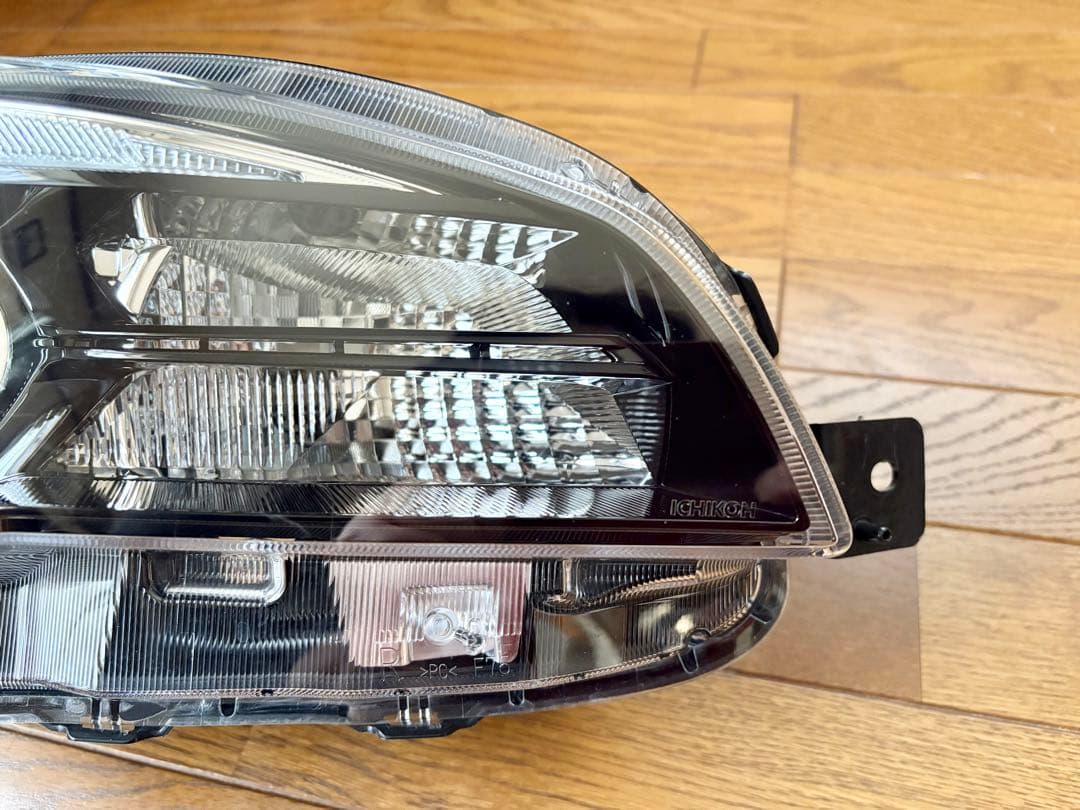 【平山】スバル レヴォーグ WRX S4 STi 右ヘッドLED 純正