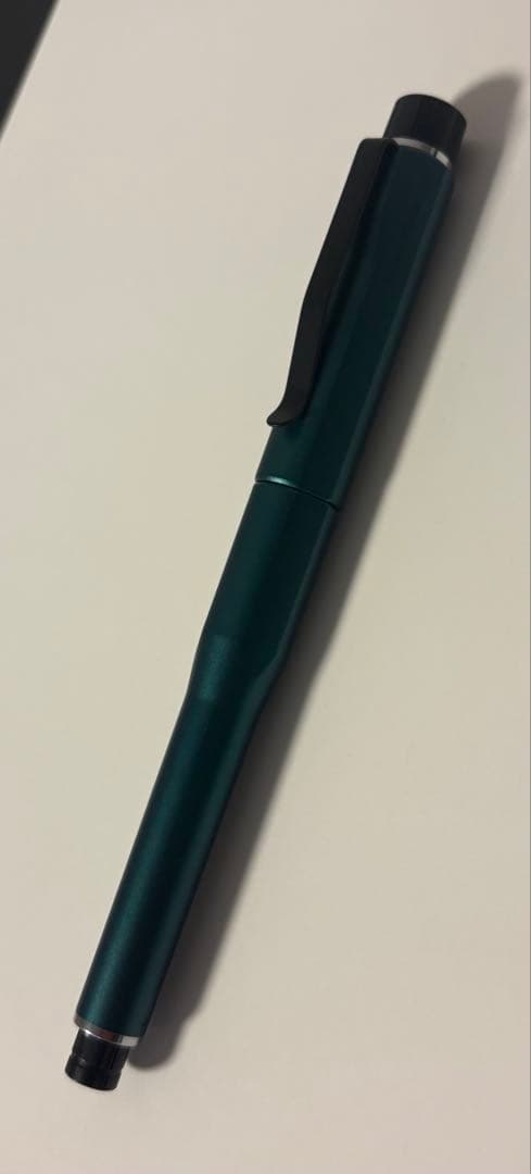 （極美品）三菱鉛筆 クルトガダイブ デンスグリーン