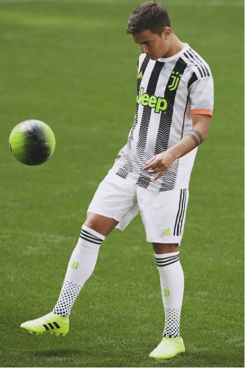 PALACE × JUVENTUS ×adidasトリプルコラボボール