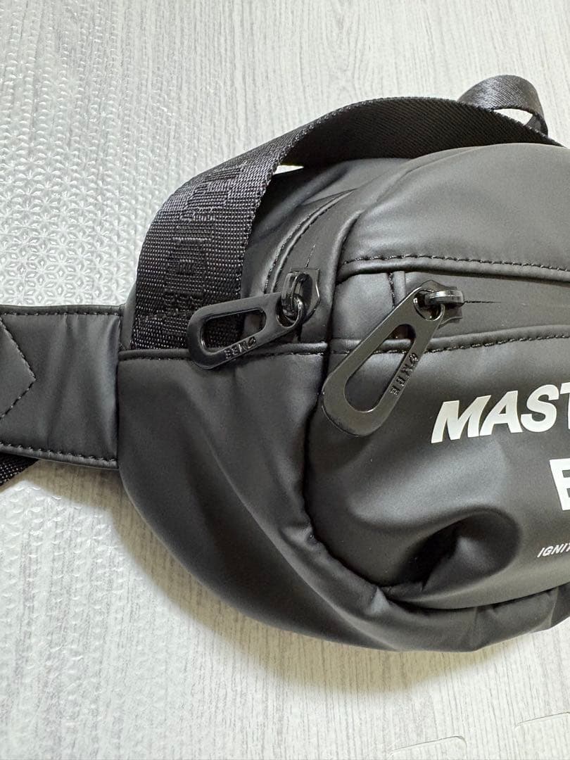 MASTER BUNNY EDITION カートバッグ ボディバッグ ポーチ