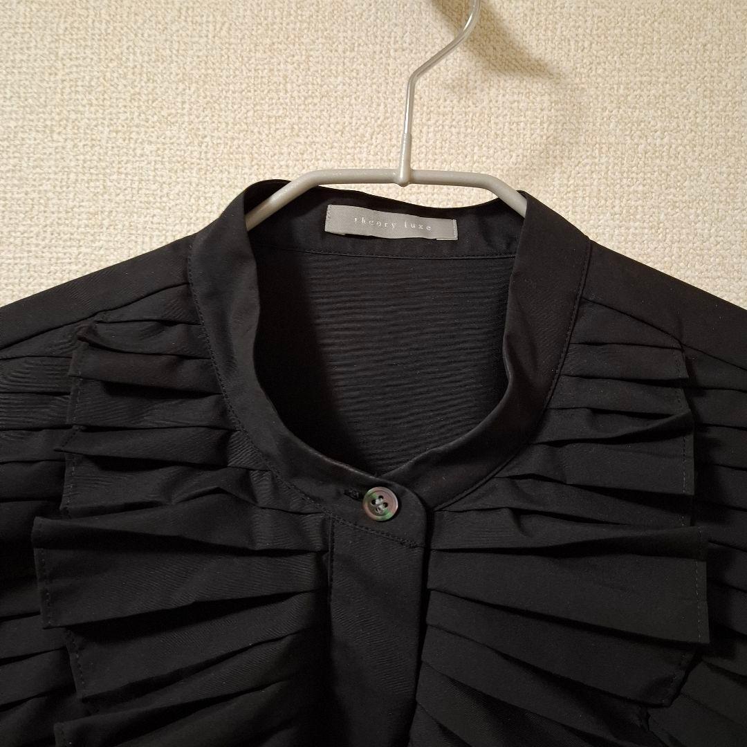 theory luxe フリルブラウス　黒