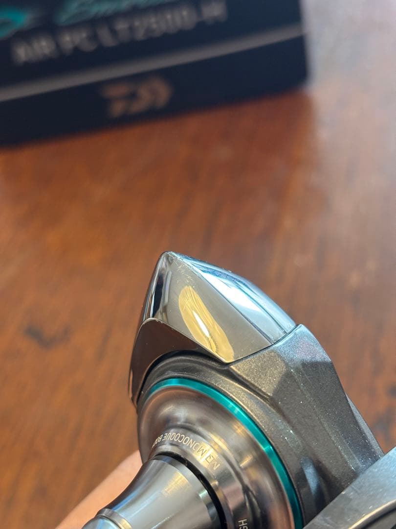 美品‼︎25年9月購入 DAIWA エメラルダス AIR PC LT2500-H