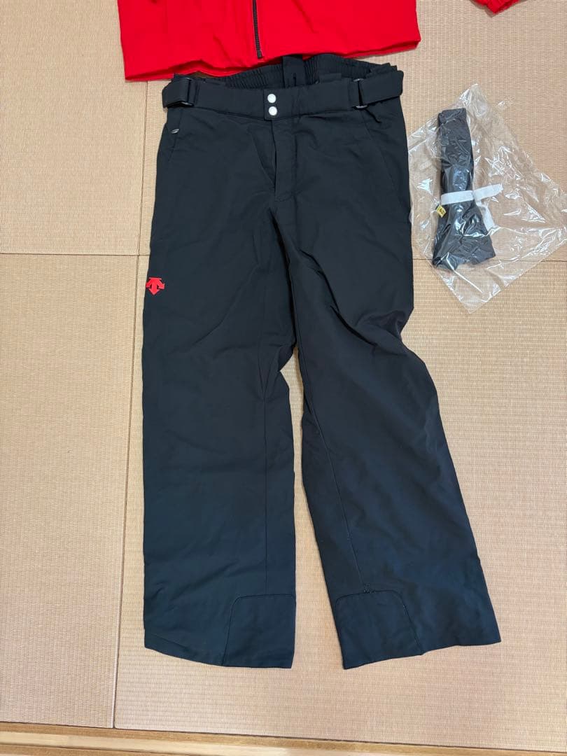 美品 DESCENTE デサント スキーウェア メンズ　近年モデル 赤×サイズＬ