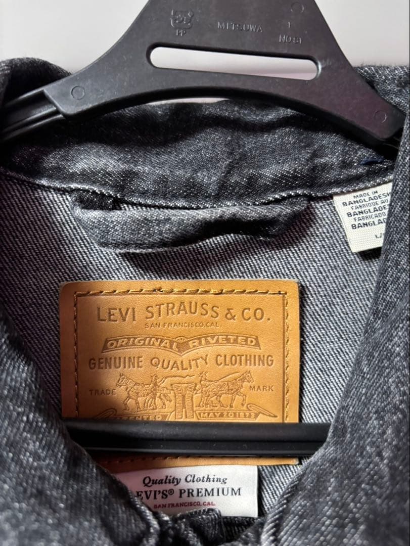 LEVI’S ダークグレー デニムジャケット Lサイズ