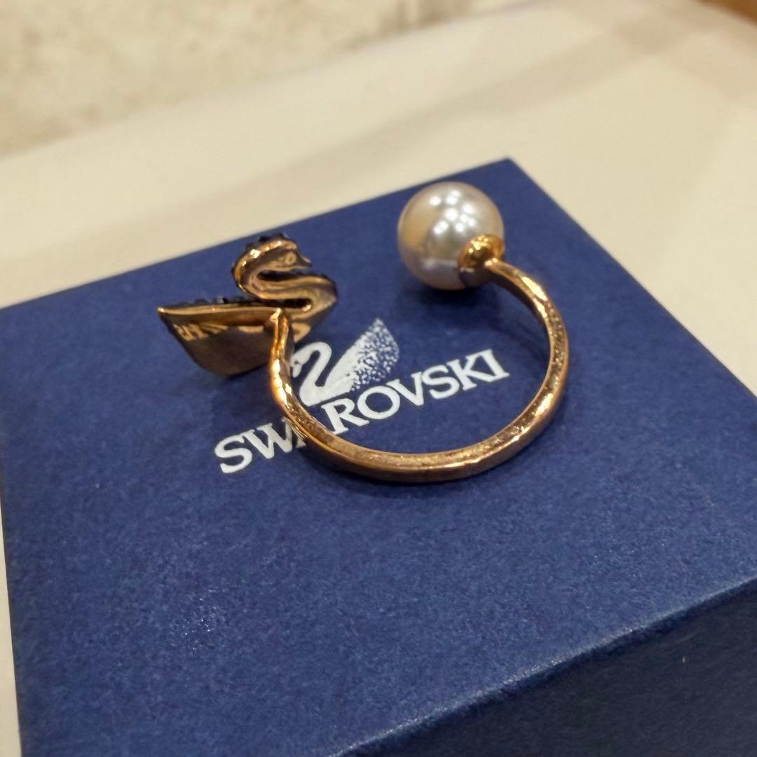 スワロフスキー　オープン　リング　スワン　ブラック　パール