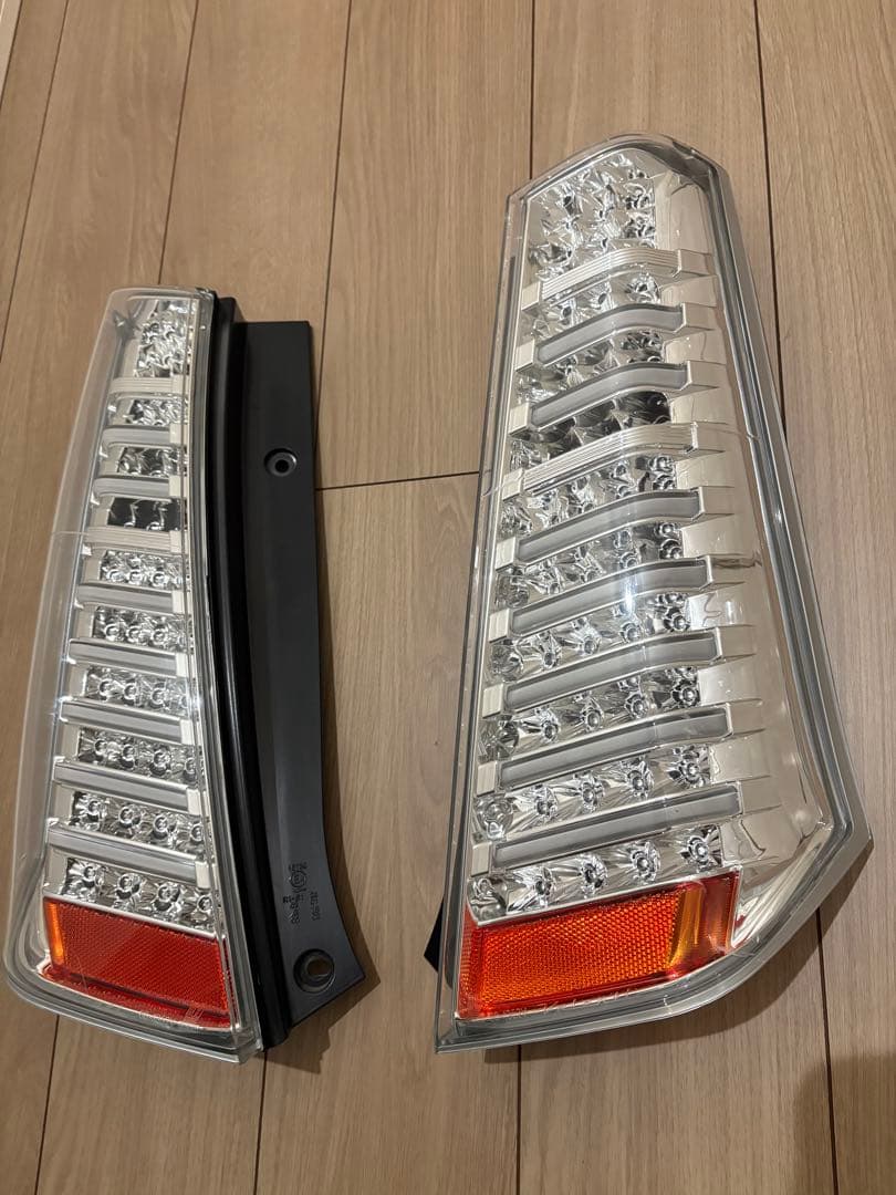 ヴァレンティ　廃盤品　LEDテールランプ　左右セット　ファイバー