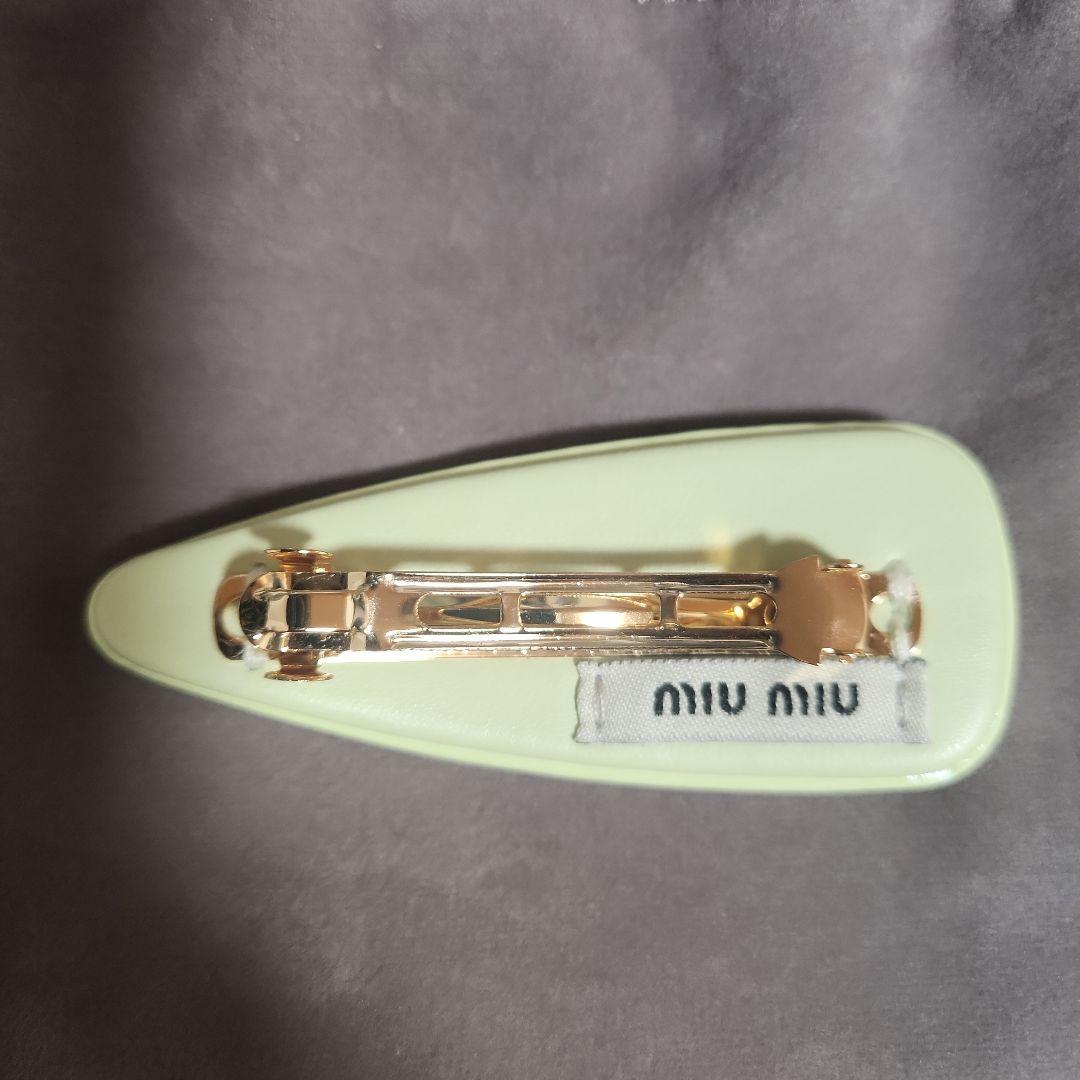 MIU MIU　ヘアピン