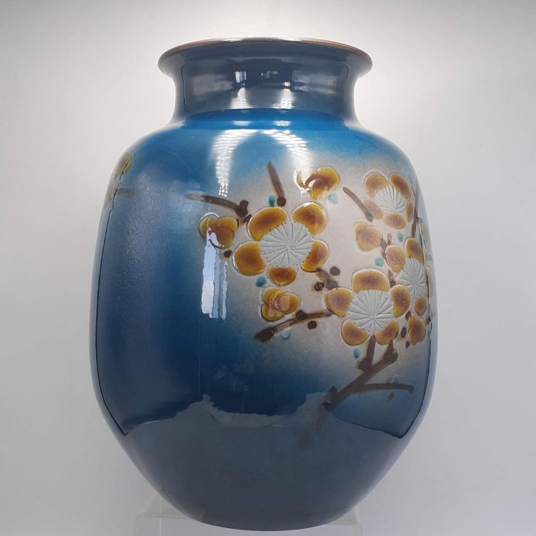 伝統工芸　九谷焼　名工　大田健次郎作　金彩　梅　31ｃｍ　10号　花器　花瓶