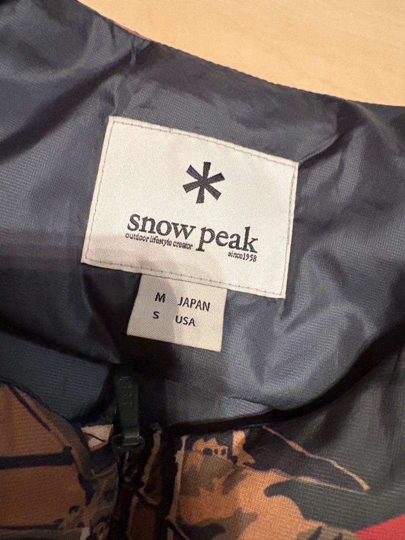 スノーピークダウンベスト　peak 風景柄プリント ノースリーブベスト