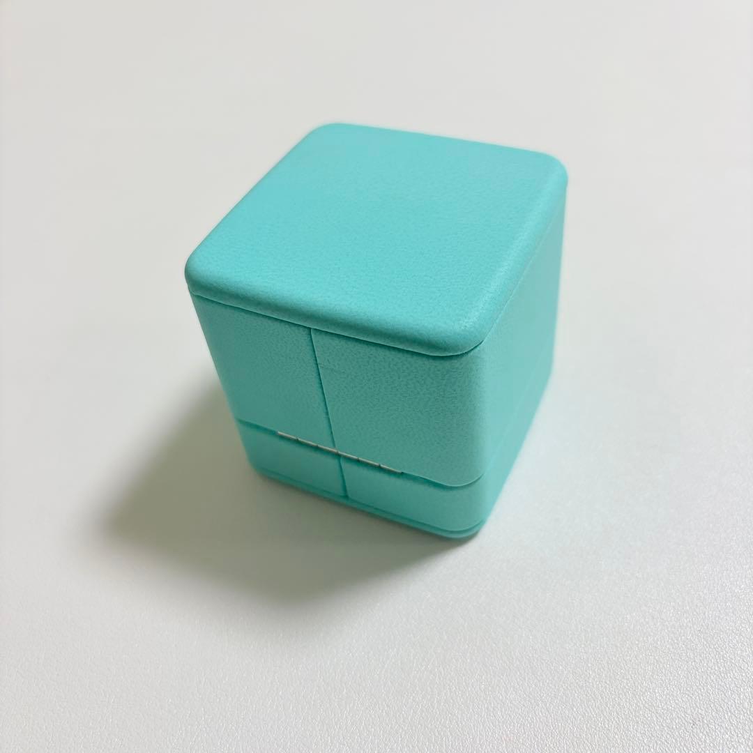 美品　ティファニー　ペアリングケース　空箱　指輪入れ　婚約指輪　リボン付き