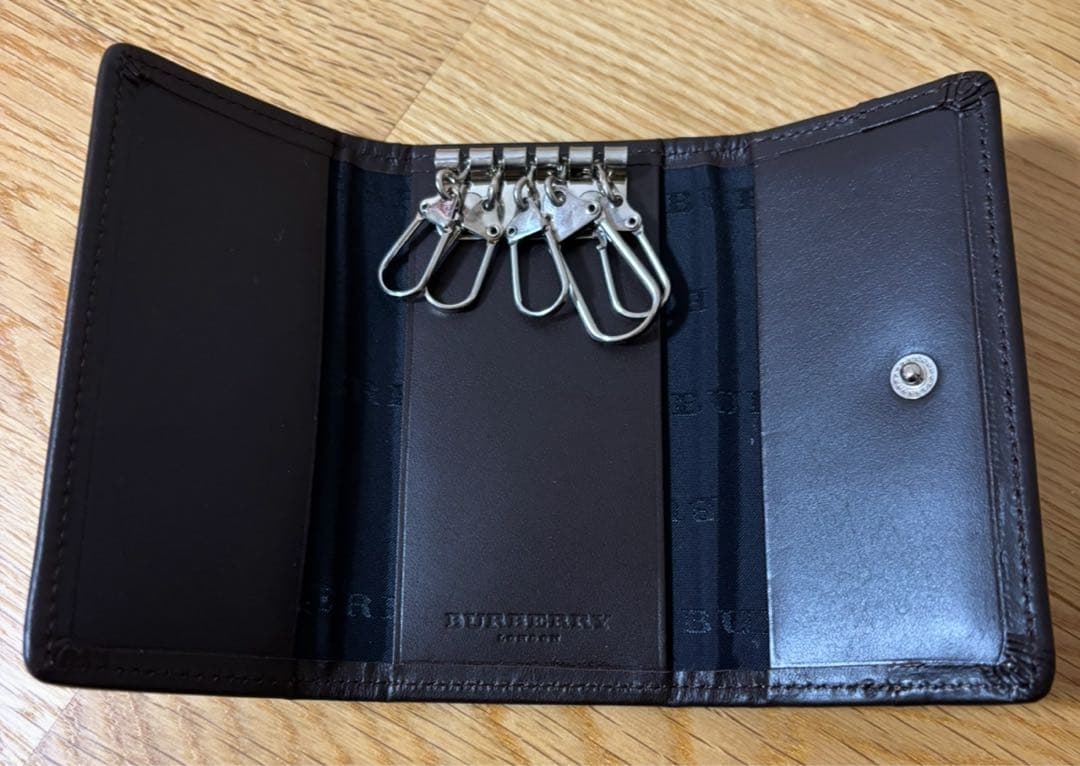 新品・未使用　　 BURBERRY キーケース チェック柄