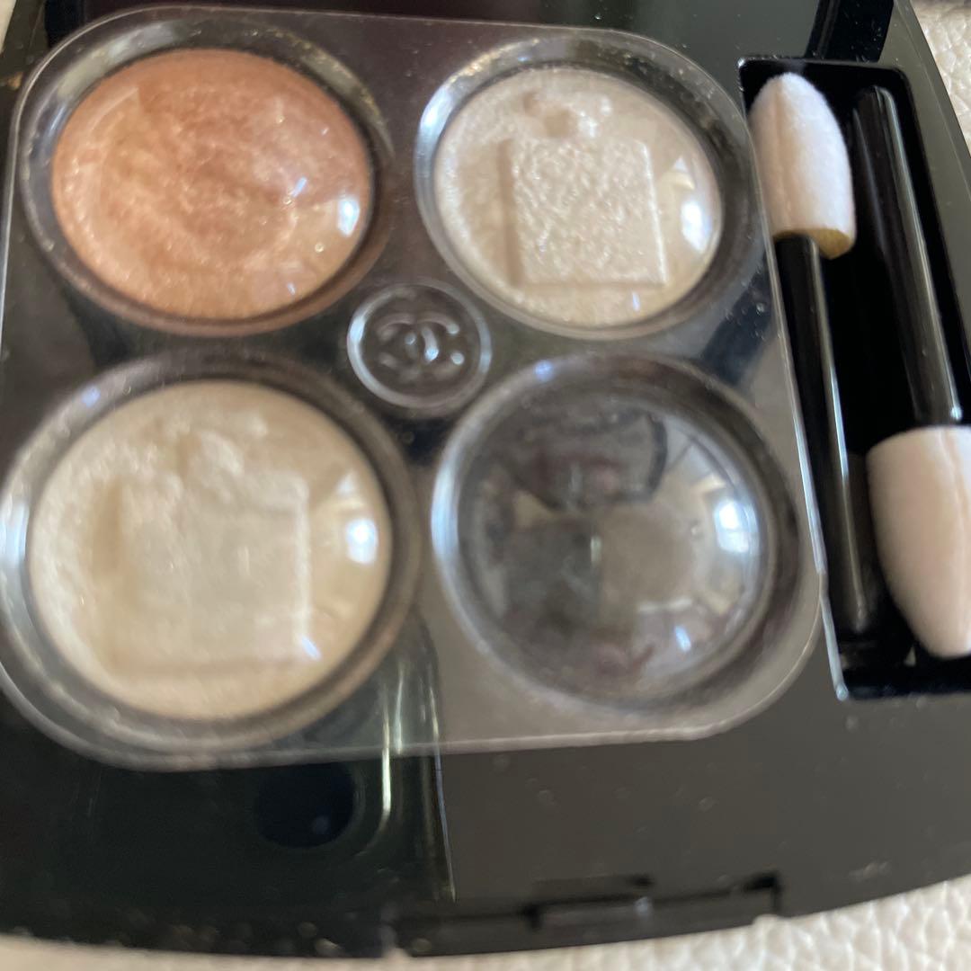 CHANELレキャトルオンブル　No.5