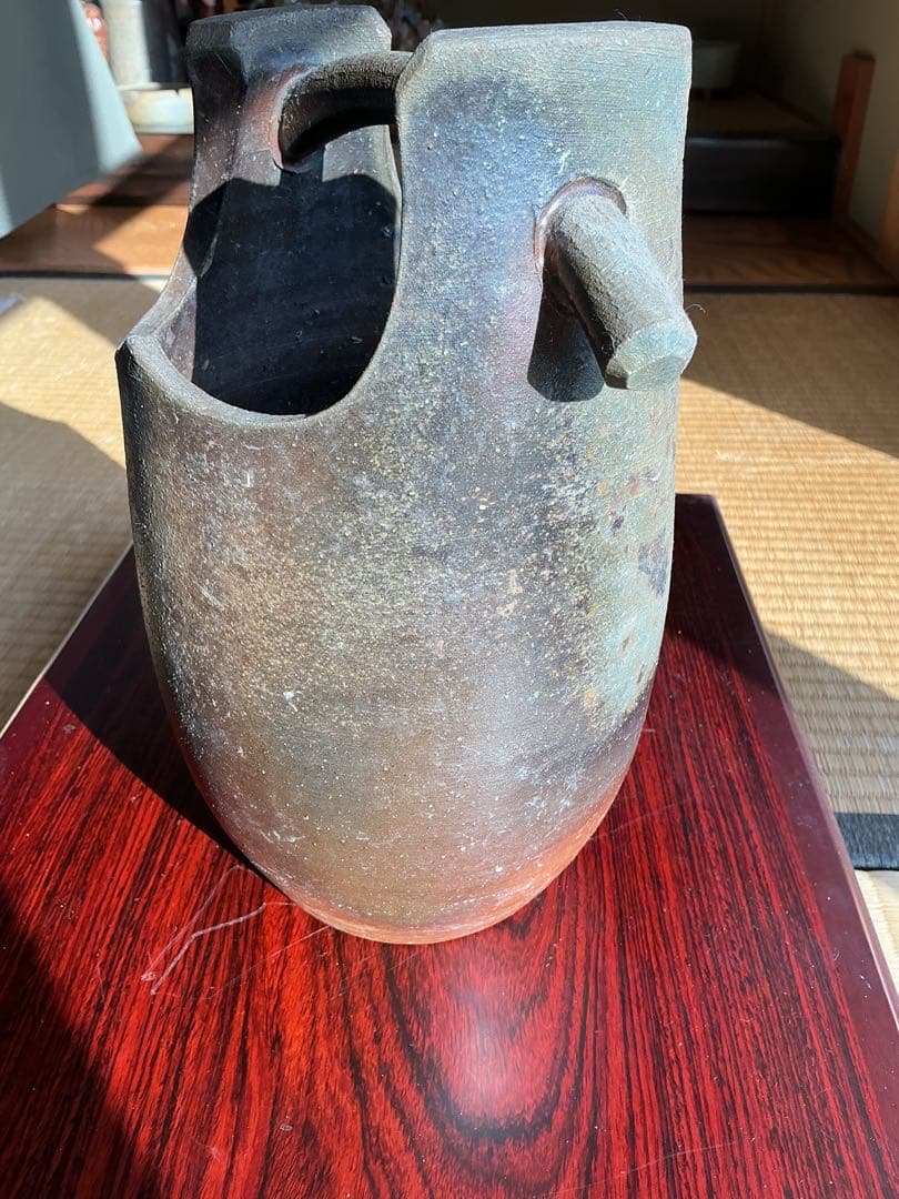 備前焼　伝統的な日本の陶器花瓶　良い窯変です
