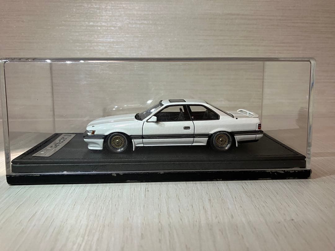 お*ん様 イグニッションモデルNissan LEOPARD 1/43 ホワイト