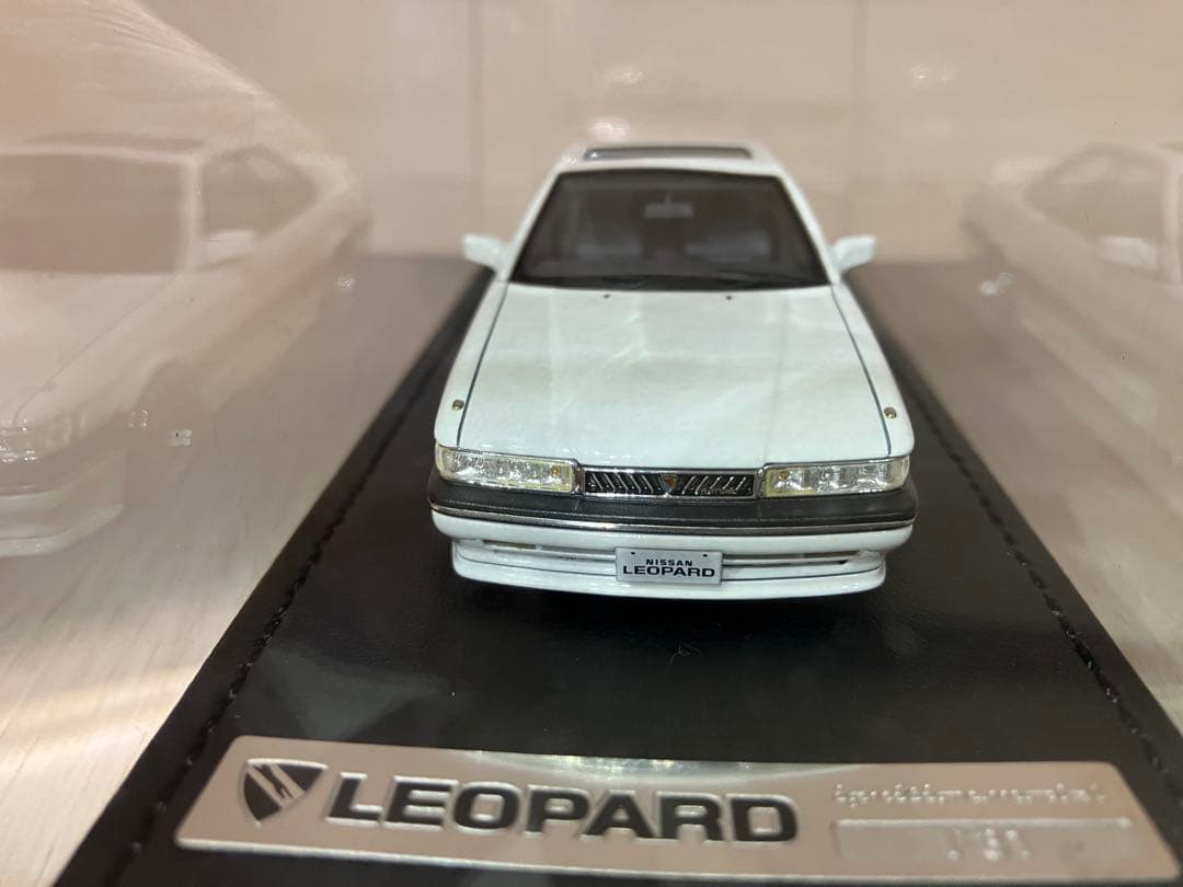 お*ん様 イグニッションモデルNissan LEOPARD 1/43 ホワイト