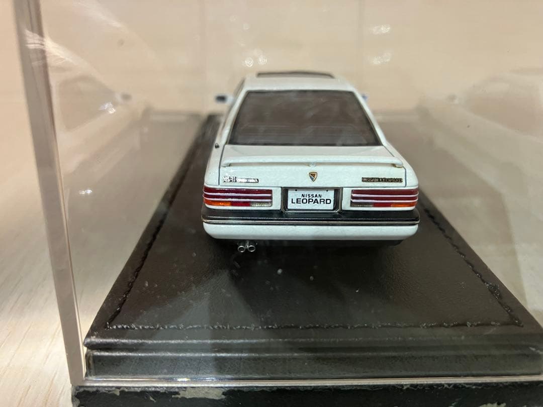 お*ん様 イグニッションモデルNissan LEOPARD 1/43 ホワイト