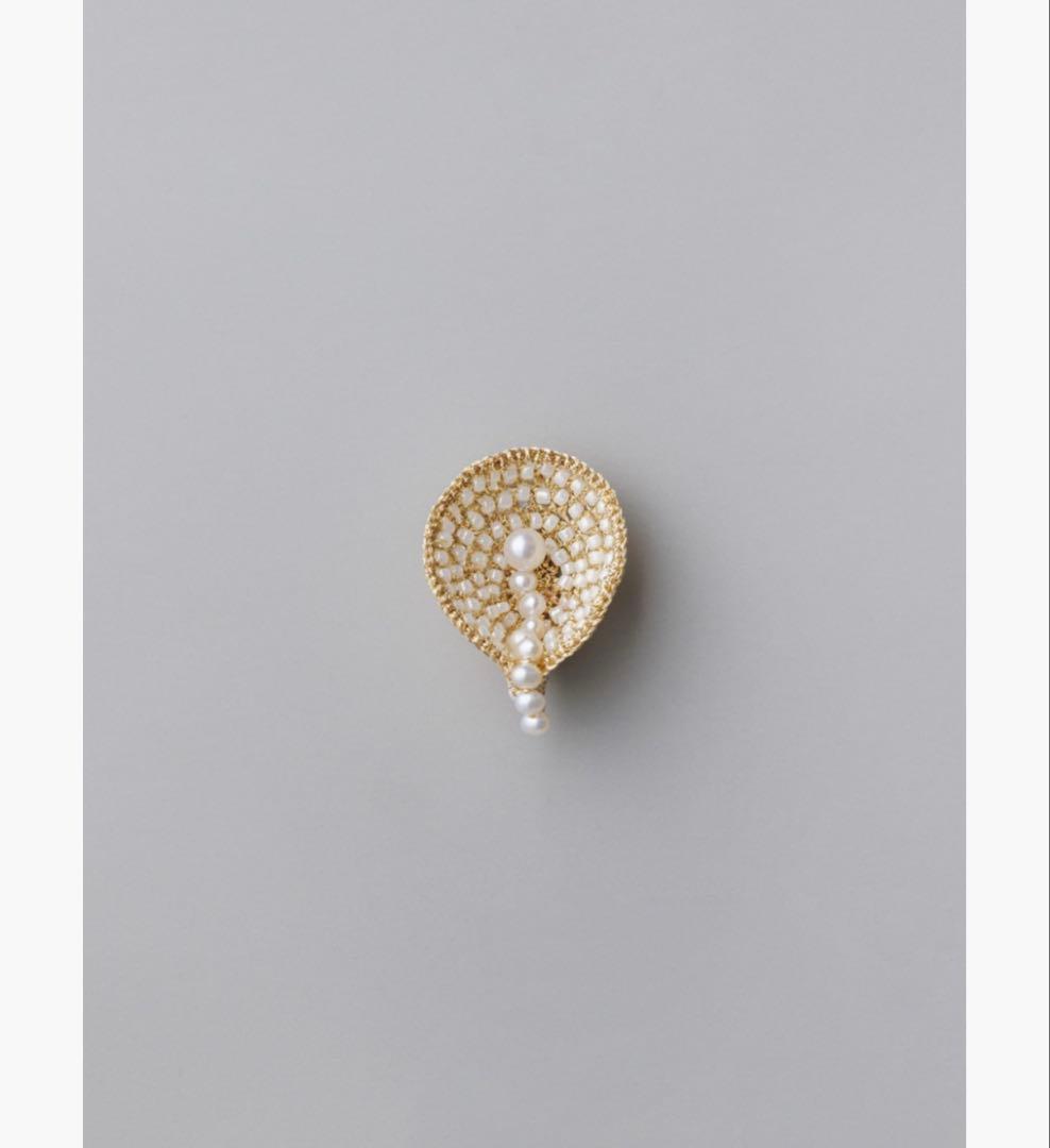 FUA Flower petal 片耳ピアス　ivory color