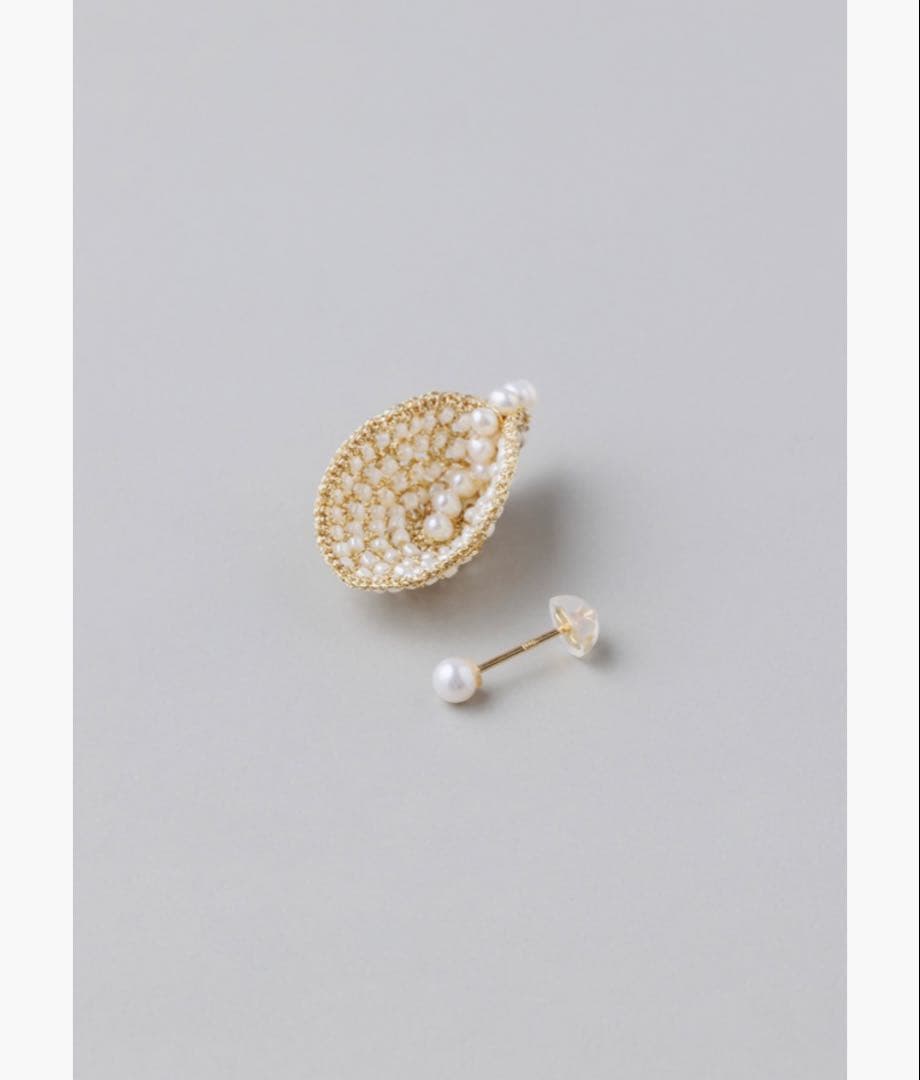 FUA Flower petal 片耳ピアス　ivory color