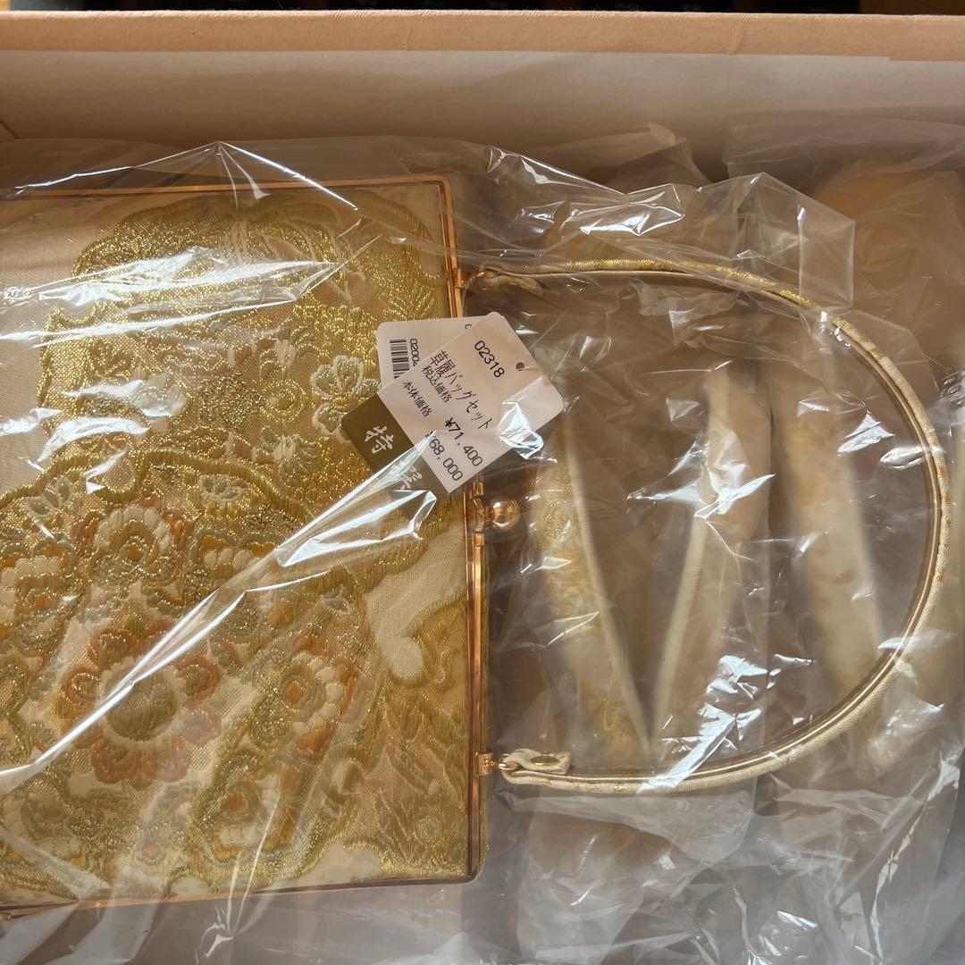 【ほぼ半額！】女性　成人式用　超高級　草履バッグ　金色　新品未使用