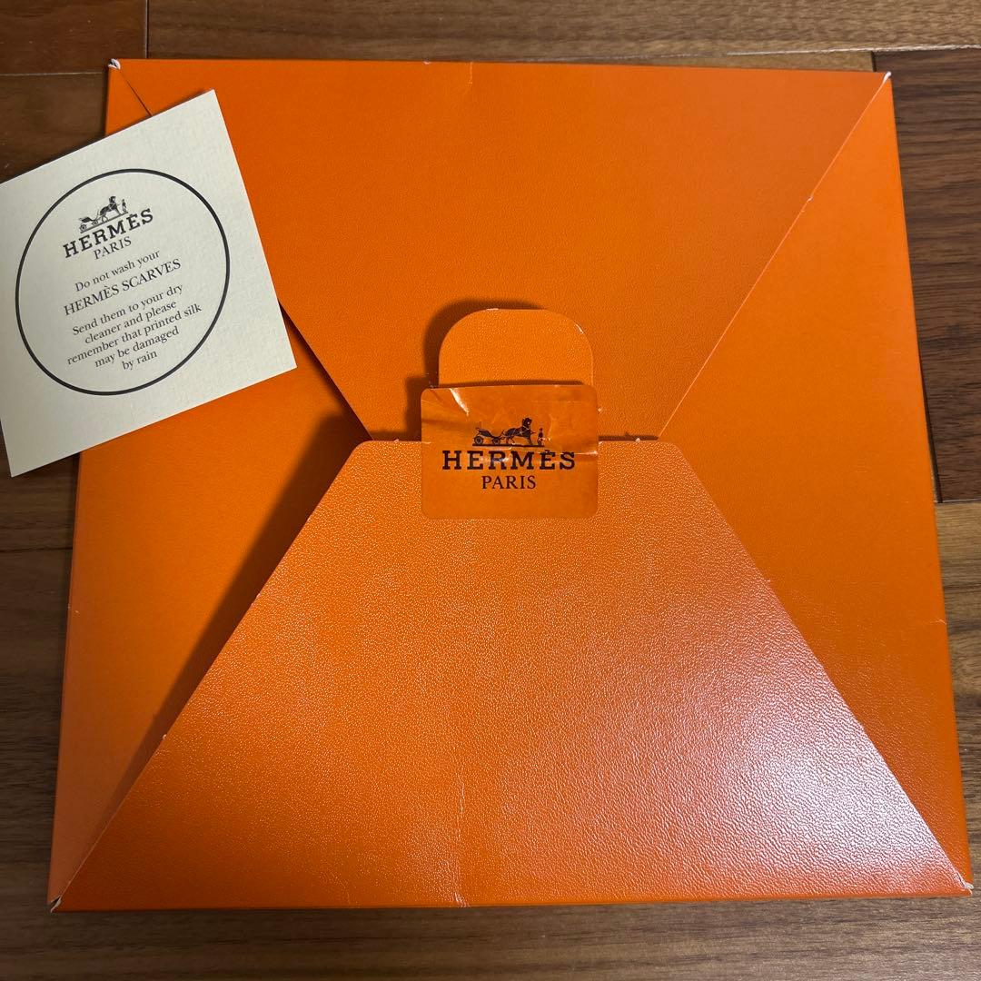 HERMES エルメス ヴィンテージスカーフ　太陽 カレ90