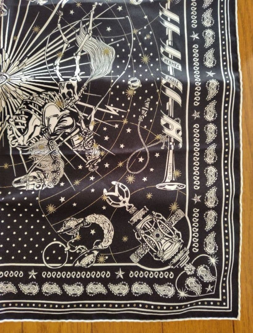 HERMES　エルメス　カレ55　バンダナ　スカーフ　コーラスステラルム　黒白