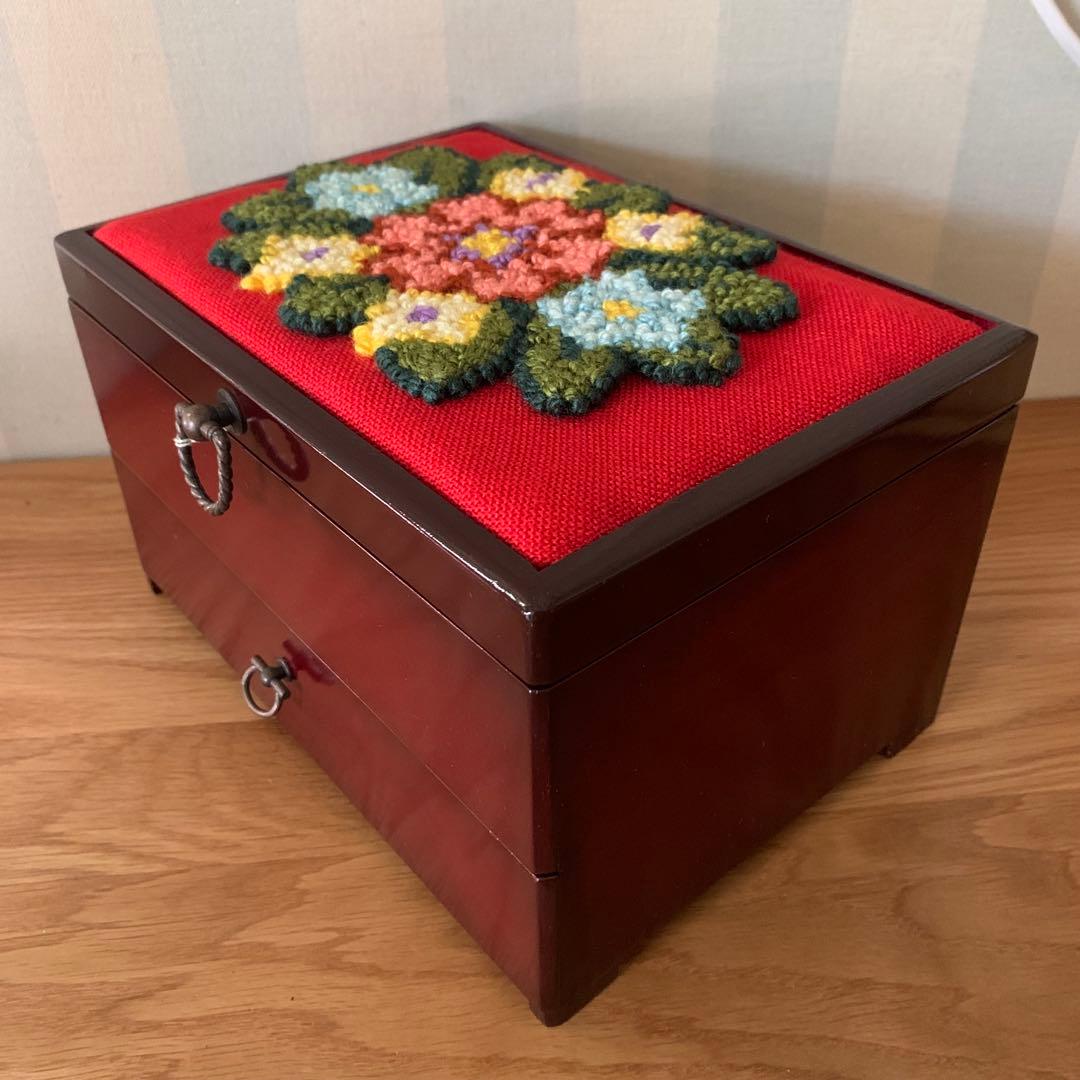 未使用 昭和レトロ ビンテージ 刺繍 ジュエリーボックス ソーイングボックス
