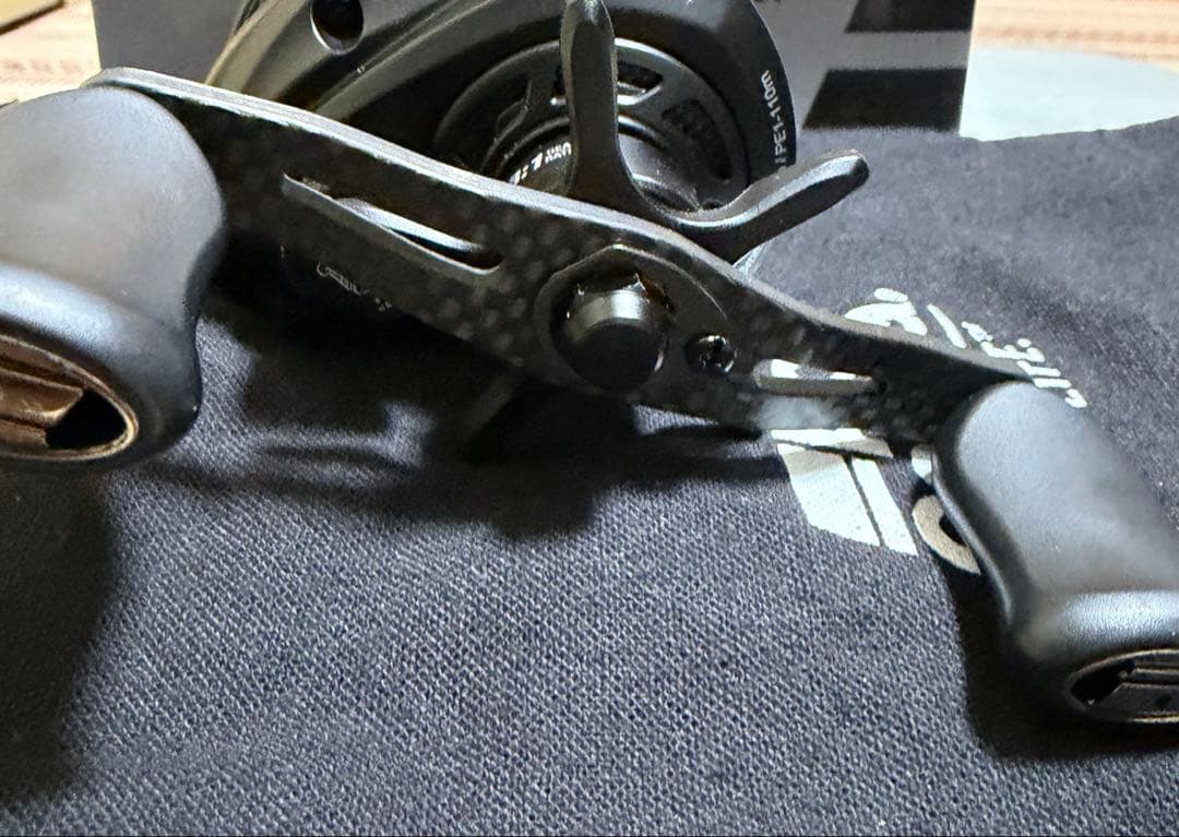 美品Abu Garcia アブガルシア ロキサーニ BC BF7右