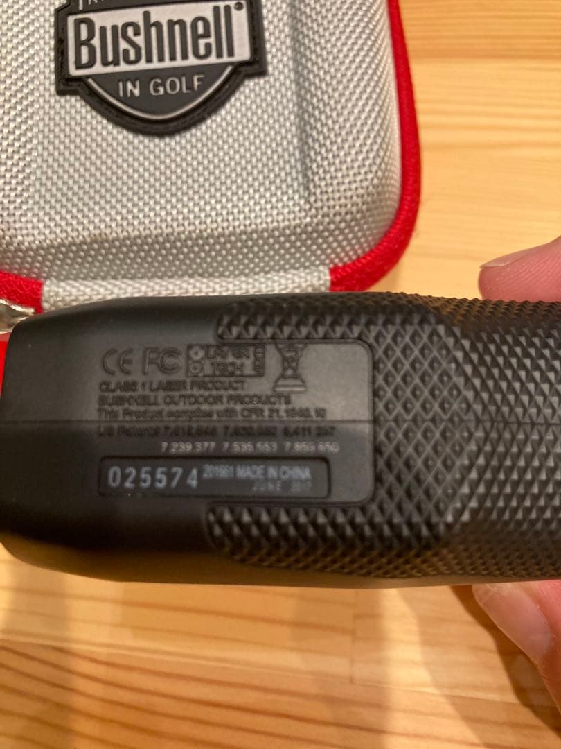 ブッシュネル　Bushnell TOUR V4 距離測定器　※緊急値下げ
