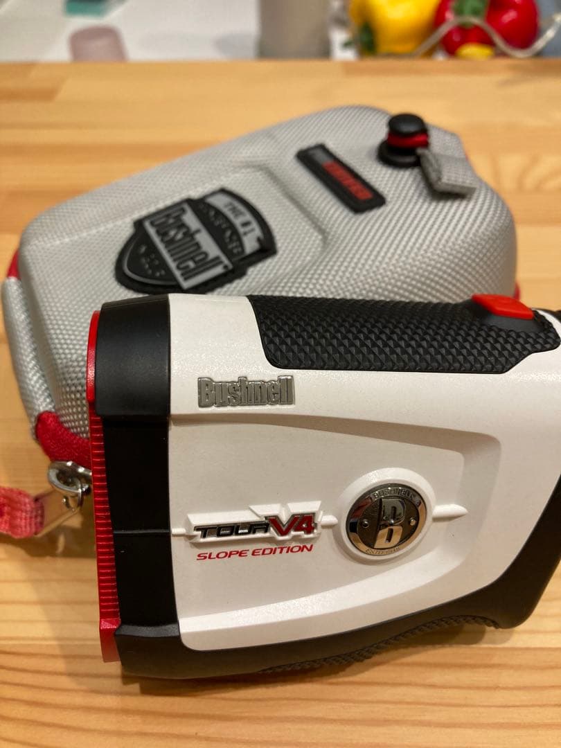 ブッシュネル　Bushnell TOUR V4 距離測定器　※緊急値下げ