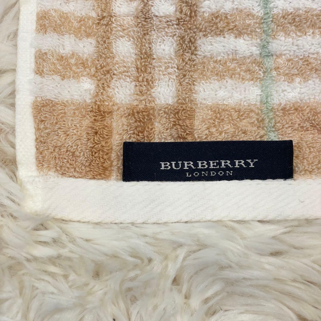 美品 希少 BURBERRY バスタオル2枚セット 箱無しフェイスタオル追加！