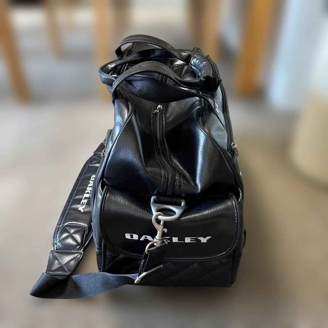 Oakley オークリー黒 ボストンバッグ ゴルフ用　シューズ入れ付