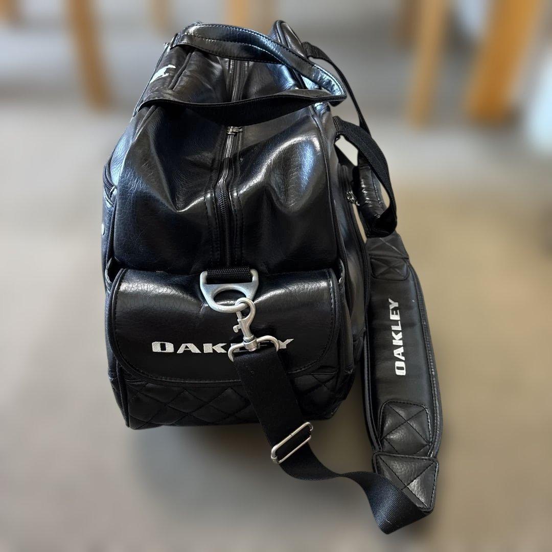 Oakley オークリー黒 ボストンバッグ ゴルフ用　シューズ入れ付