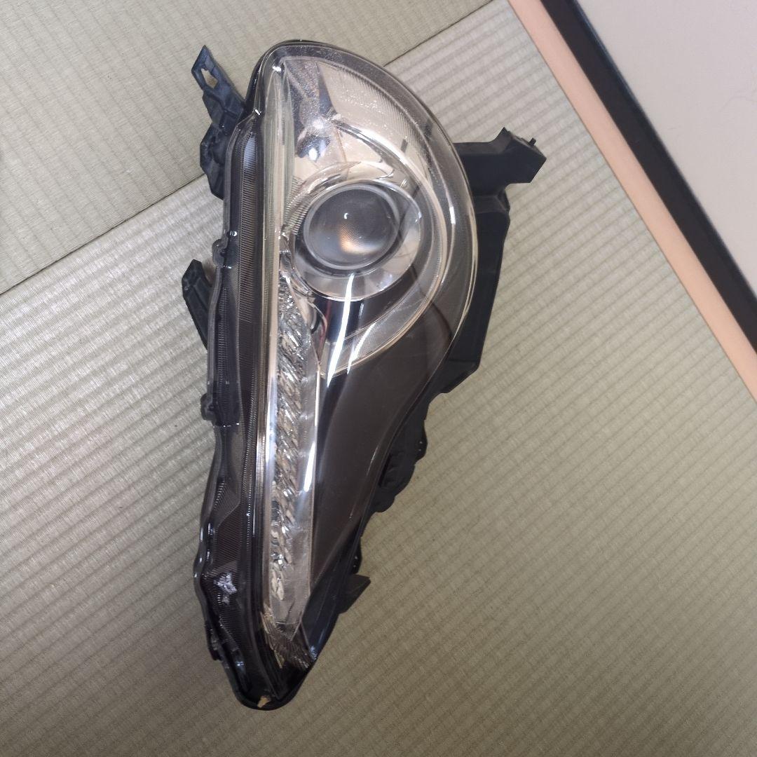 86 前期純正ヘッドライト左右中古　zn6 hid　バラスト付