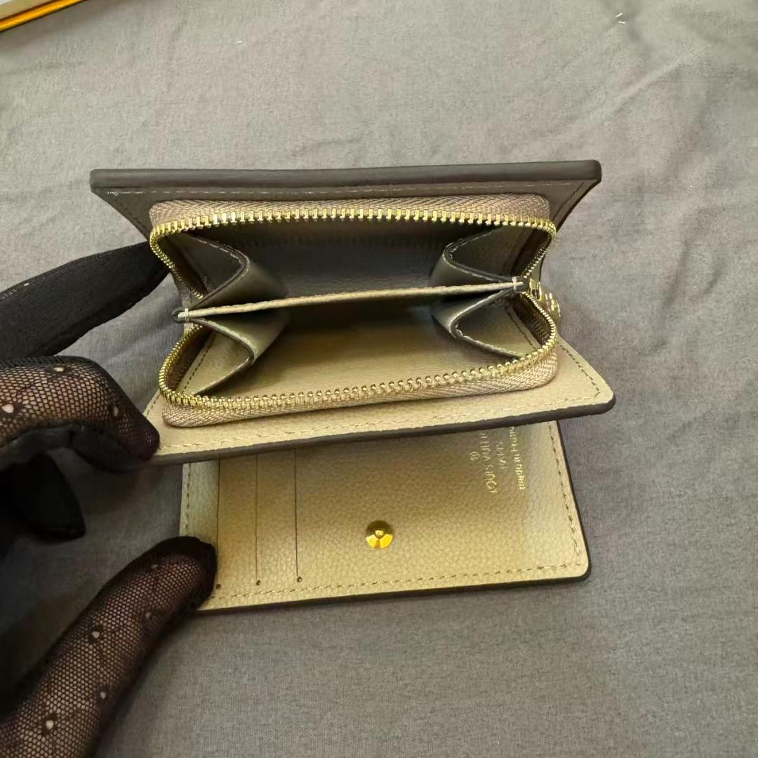 【箱つき極美品】 LOUIS VUITTON グレー 二つ折り財布
