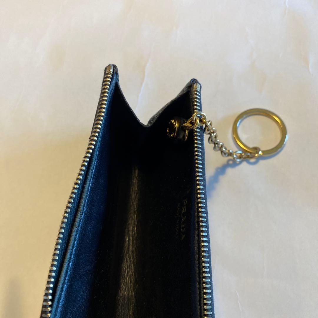 PRADA ブラックレザーキーケース
