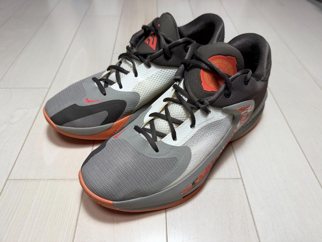 ●NIKE ZOOM FREAK4●ナイキ　ズーム　フリーク4　28.5ｃｍ