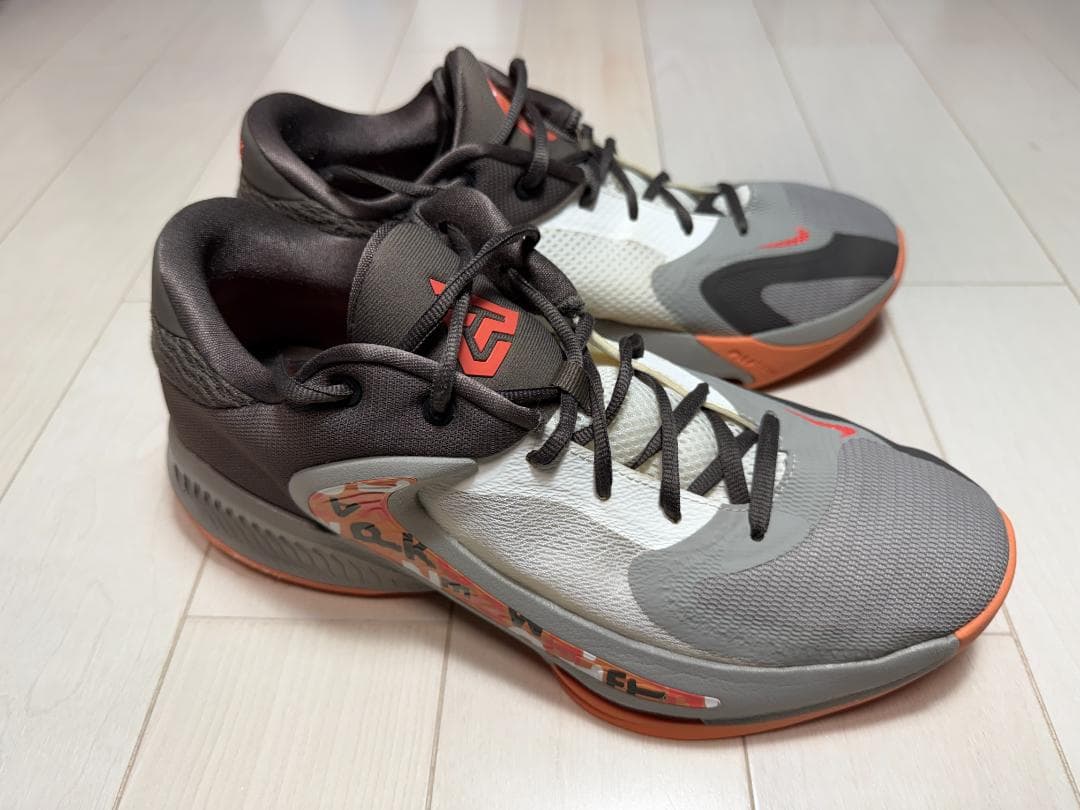 ●NIKE ZOOM FREAK4●ナイキ　ズーム　フリーク4　28.5ｃｍ