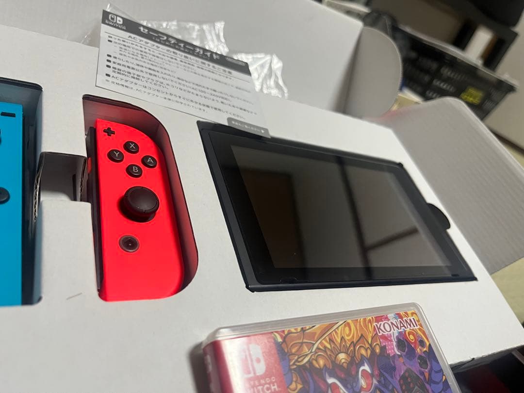 Nintendo Switch 箱あり完品青と赤 Joy-Con 桃太郎電鉄付き