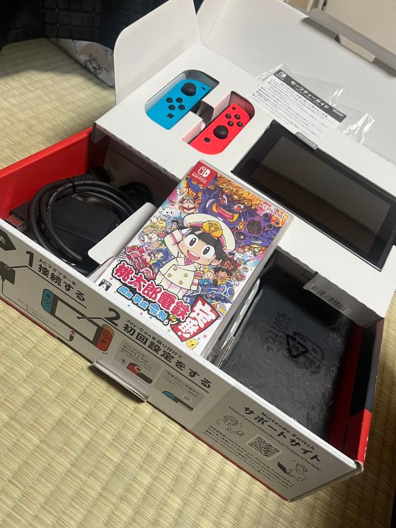 Nintendo Switch 箱あり完品青と赤 Joy-Con 桃太郎電鉄付き