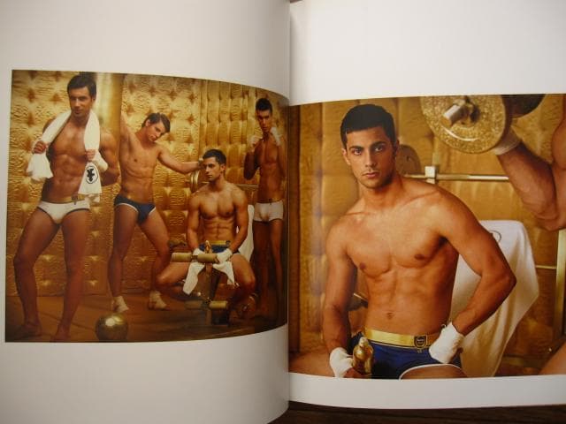 アート・デザイン・音楽 Brief Encounters: Underwear Inspires Art