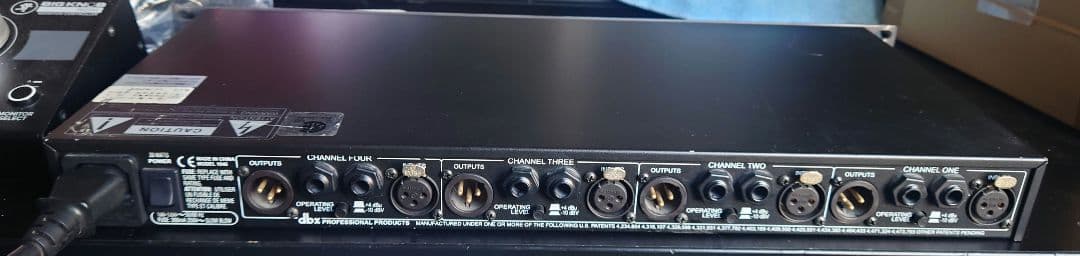 DBX 　1046　コンプレッサー/リミッター