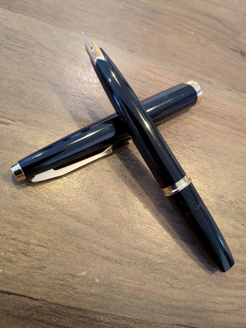 PLATINUM プラチナ 黒万年筆 18K刻印 中字 M 名入れ有