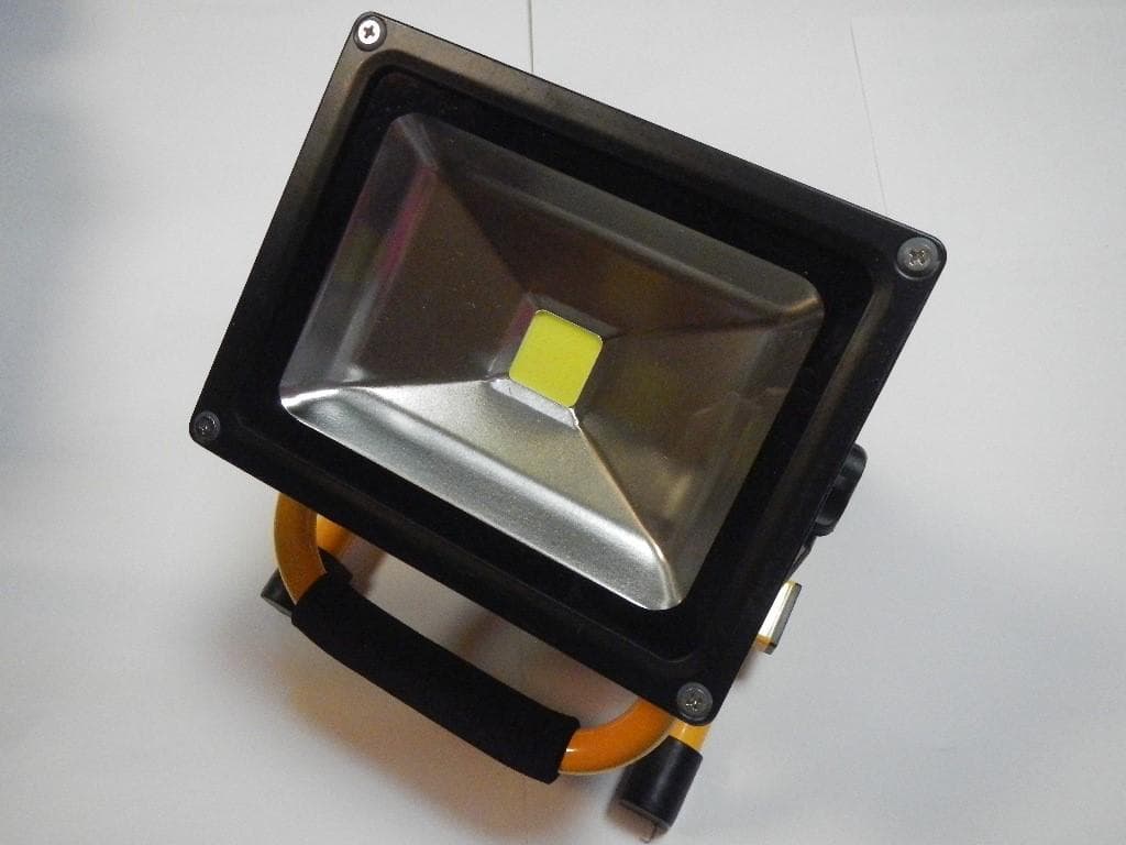 ネクセル 充電式LED投光器 20W