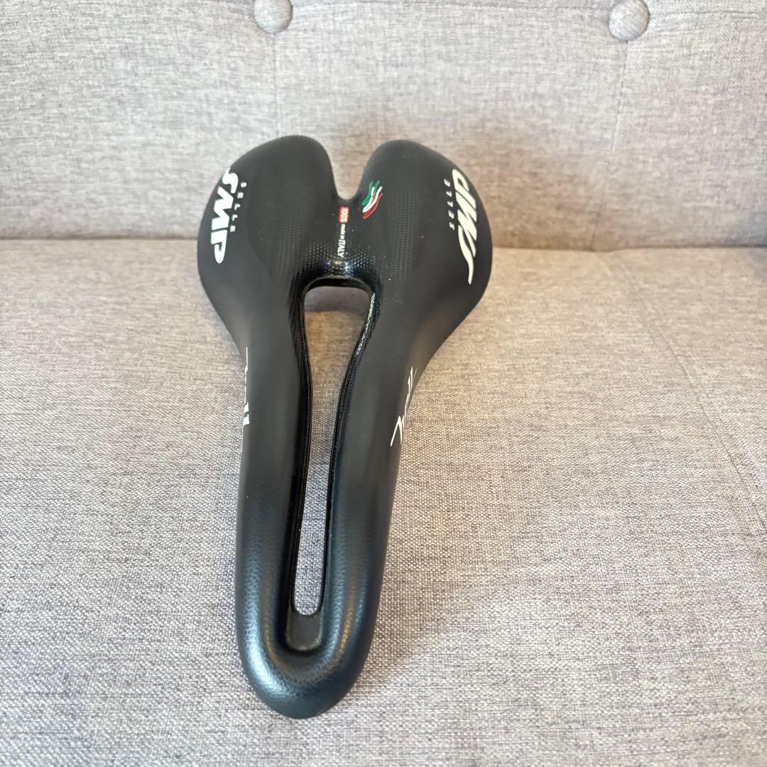 Selle SMP hell サドル　自転車　ロードバイク　イタリア